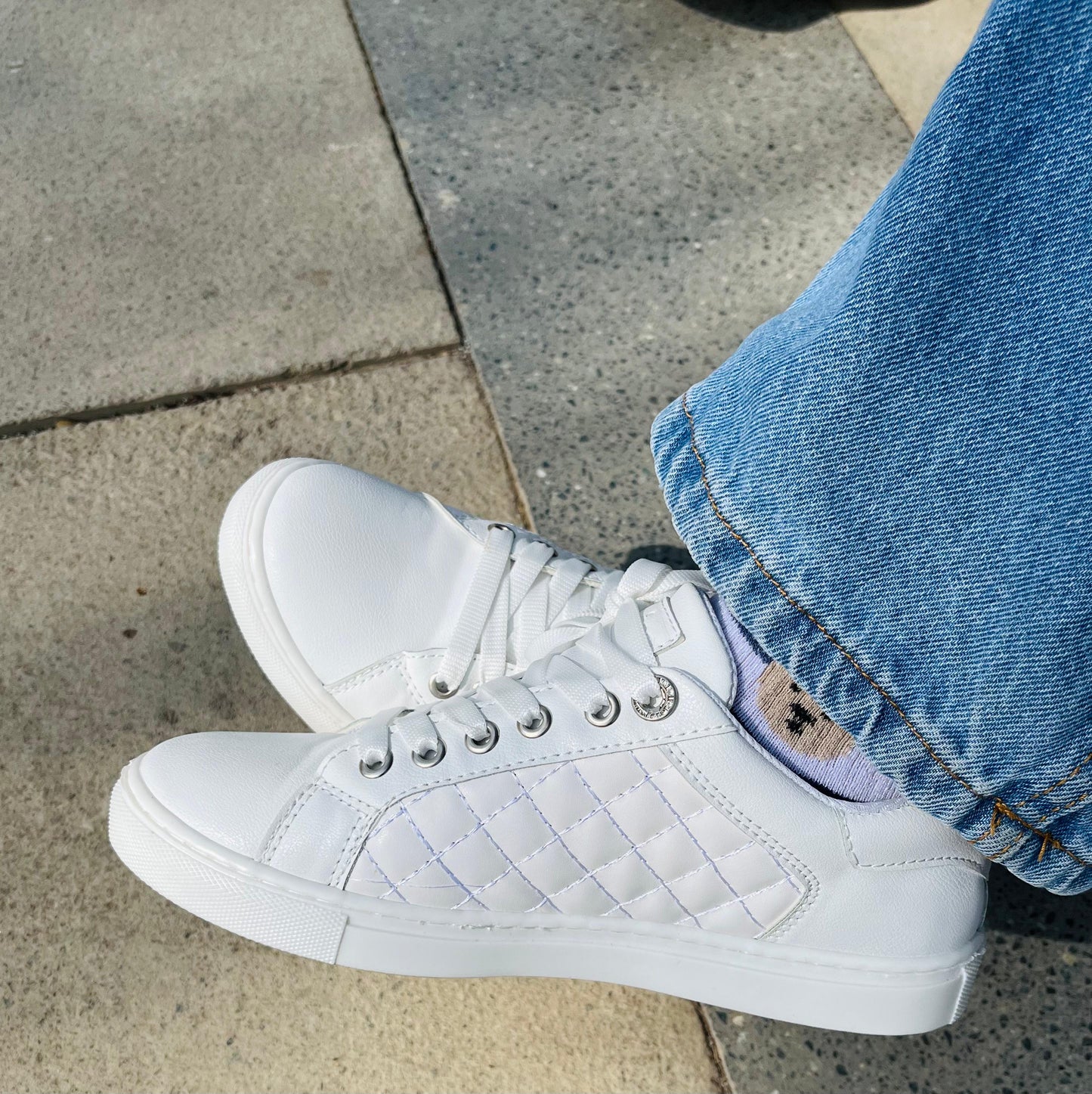 Bubbly White