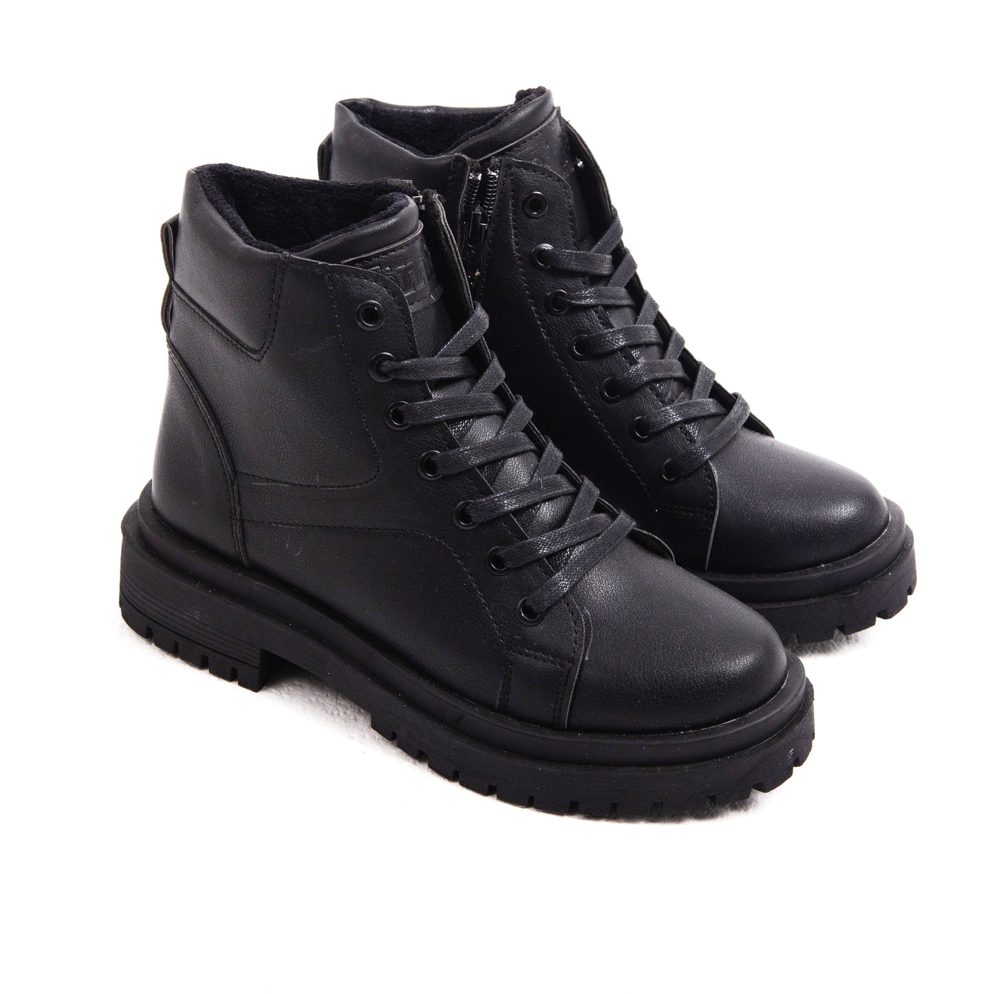 Low Neck Black Boot Chunky