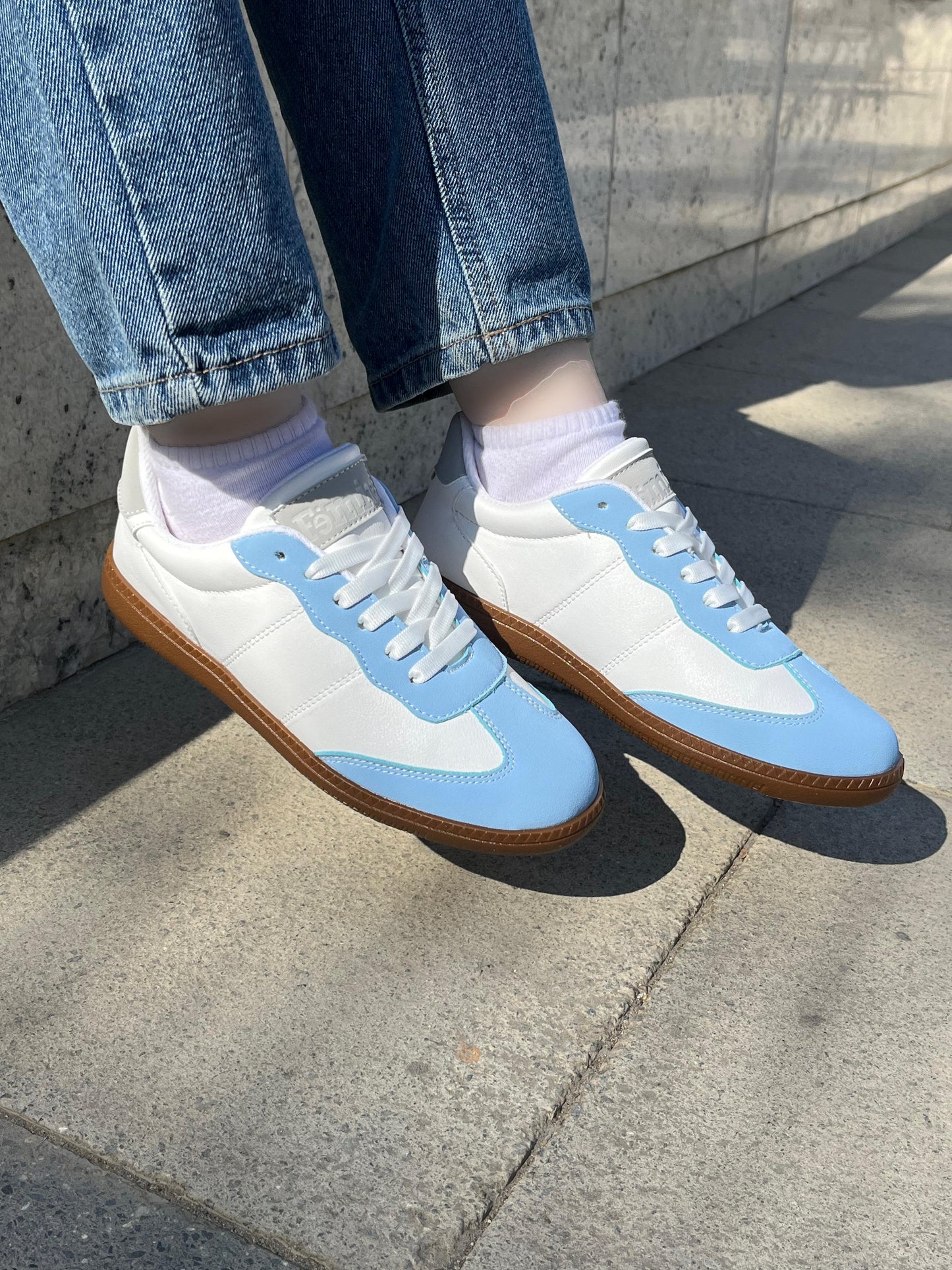 Luna Blue